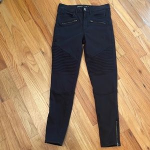 AEO High Rise Jeggings. Size 4. Super Super Stretch X. Black.  EUC